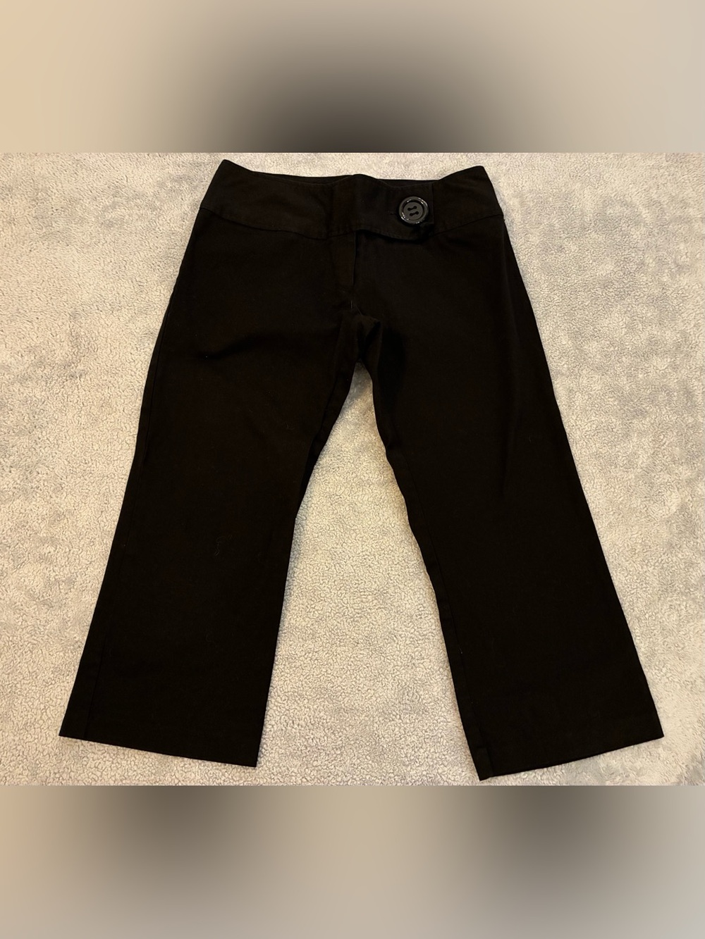 Women’s Exact Change Brand Knee Cropped Dress Pants with Button Detail Size 9